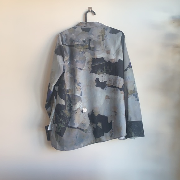NWT clons collared shirt patterned asymmetrical Size S - Picture 5 of 5
